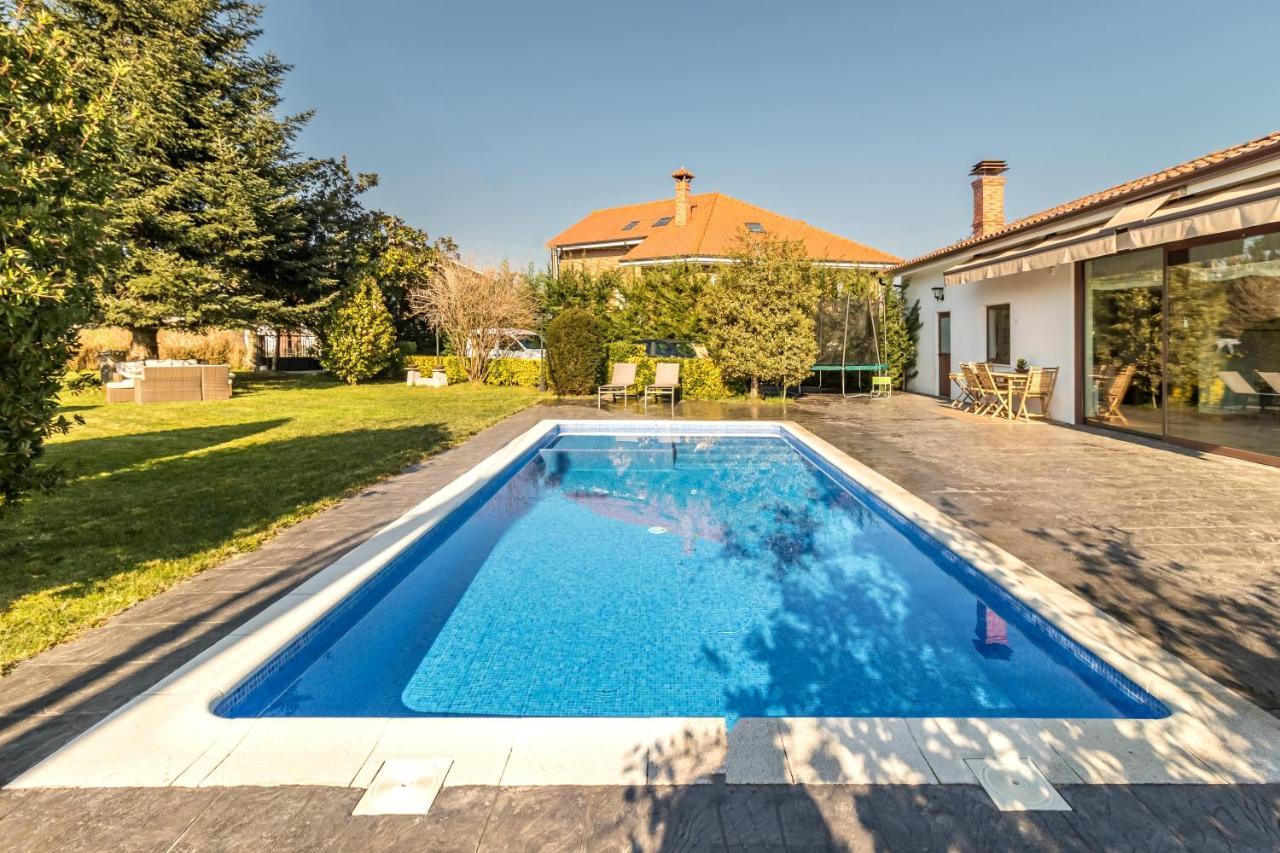 Impresionante Villa Entre Mar Y Montana La Cavada Eksteriør billede